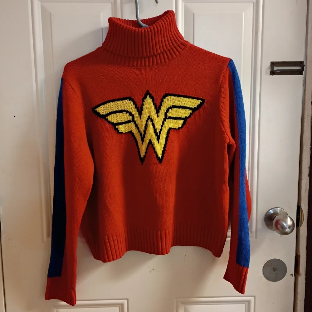 2/$10 Hot Topic Wonder Woman Knit Turtleneck Sweater Medium